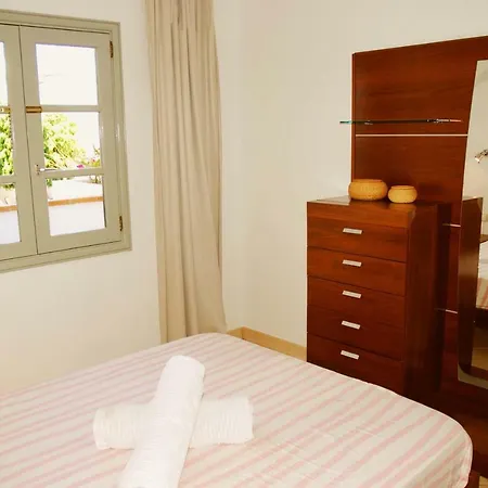 Brisas Del Mar Apartment